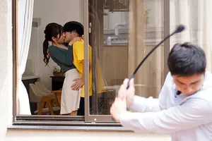 Băng đảng 91C thoát khỏi lưới và chủ nhân trở lại đấu trường. Tài xế già Tanhua ❤️ đã quan hệ với một cô gái trẻ mảnh mai sinh vào những năm 2000, mặc tất đen và giày cao gót và quan hệ ở nhiều tư thế khác nhau...