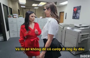 Cực khoái liên tục được kẹp chặt bởi lỗ thịt (tiếp tục từ trên xuống)