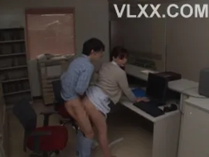 Sói tấn công hoa, tội lỗi quá, Loli nhỏ 19 tuổi, ba gã đàn ông lực lưỡng thay phiên nhau làm tình, đam mê dâm đãng, thở hổn hển