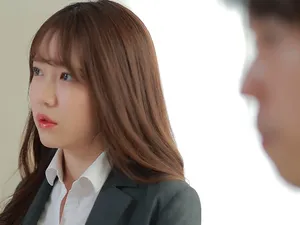 Em nhân viên bênh viện tận tình chăm sóc bệnh nhân có công việc phụ ở “onlyfans”