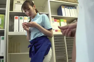 Móc cua cô bạn thân xinh đẹp mãi không chán