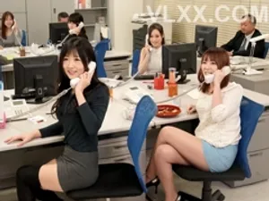 SSIS-001,SSIS-001 Sau một tháng kiêng cữ, tôi đã dành ba ngày tiếp theo khi bạn gái tôi đi ngoại tình với hai người bạn cùng phòng. Tsukasa Aoi Sayaka Otoshiro